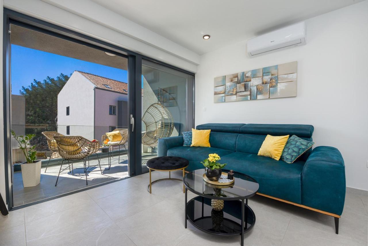 Skyline Apartment *