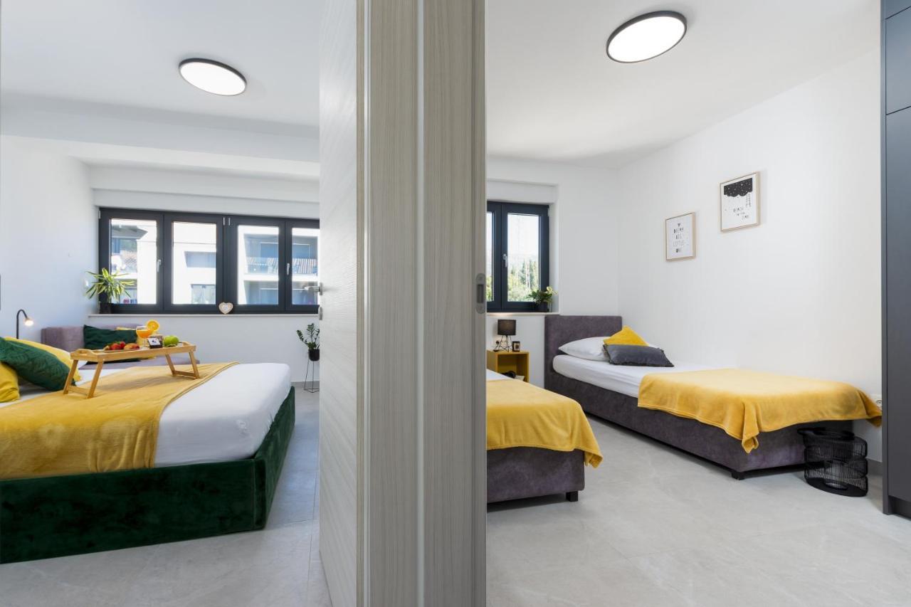 Skyline Apartment *